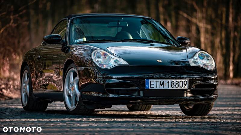 Porsche 911 Carrera 4 Cabrio - 2