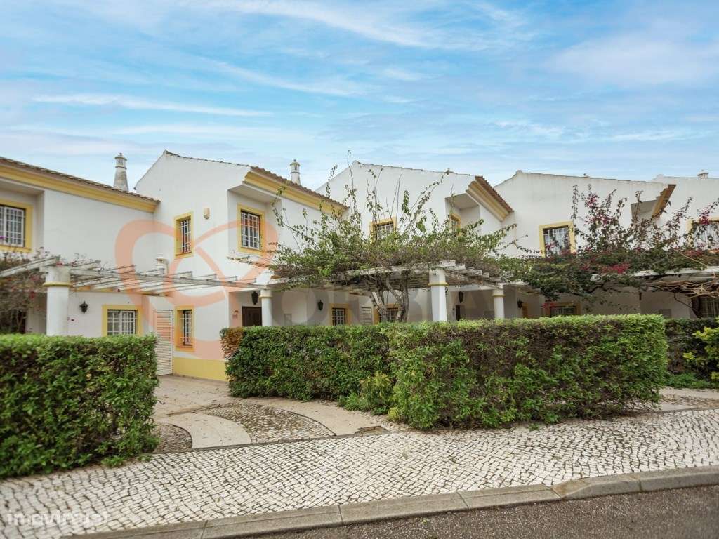 Moradia V2 para venda, inserida em condomínio privado com piscina, ...-25