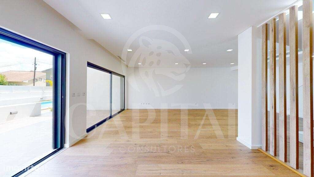 Magnífica Moradia T4 com Piscina e Terraço, em condomínio fechado-6