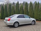 Toyota Avensis 2.0 D-4D Premium - 12