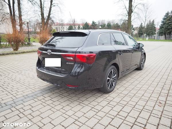 Toyota Avensis 1.8 Premium MS - 6