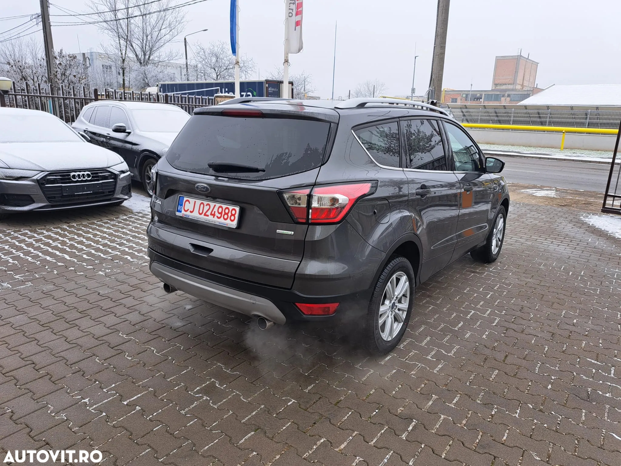 Ford Kuga 1.5 EcoBoost 2x4 Titanium - 6