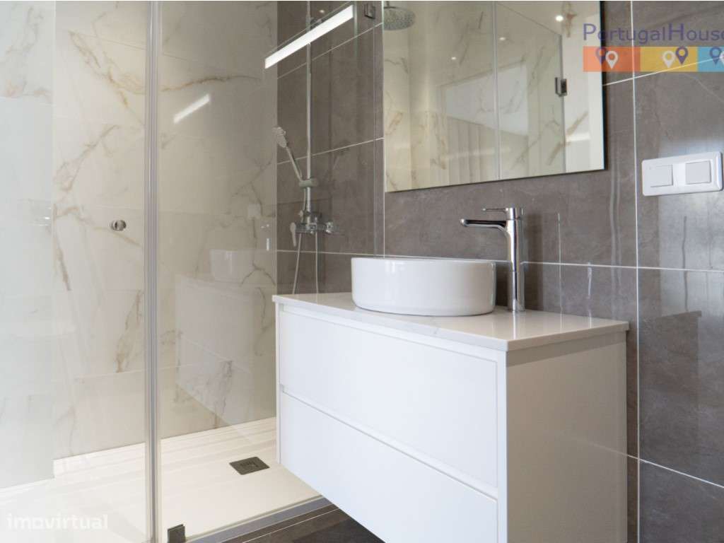 Vivenda T4+1 na praia do Areal com piscina.-20