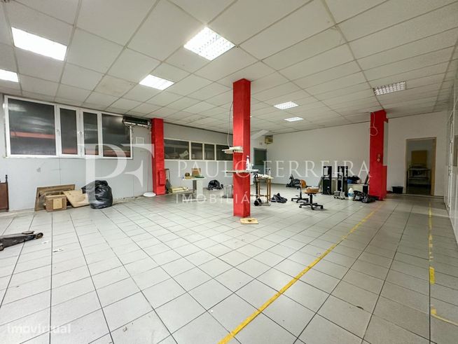 Armazém próximo do centro de Famalicão-4