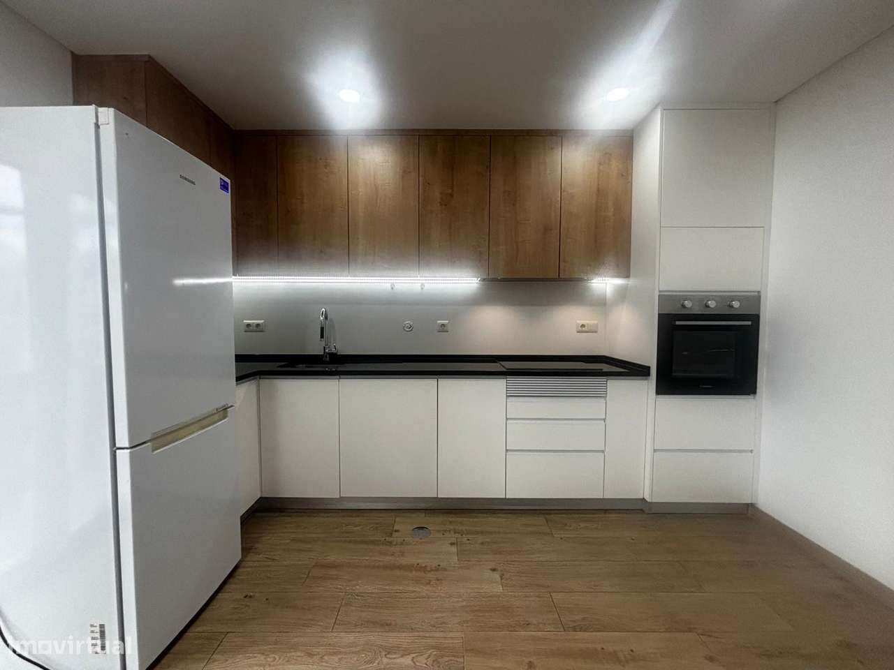 Apartamento T3 Renovado C/ Aquecimento e Garagem - Viseu-2