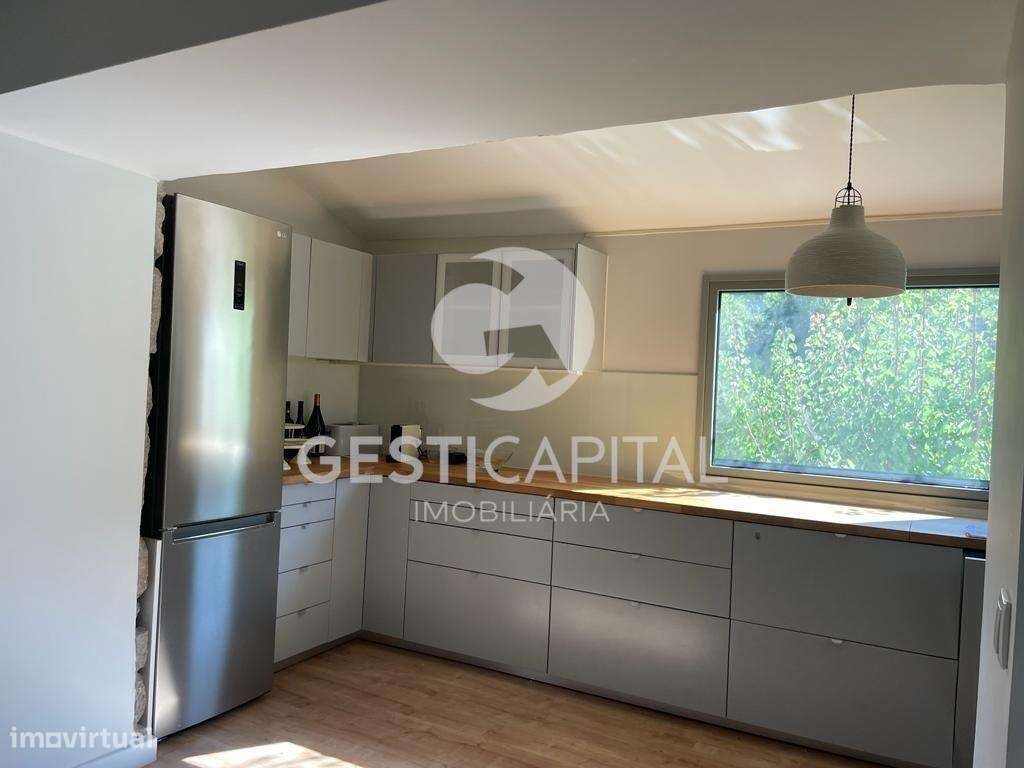 Quintinha com Moradia V3, Piscina e que confronta com um Ribeiro em Sa - Grande imagem: 5/37