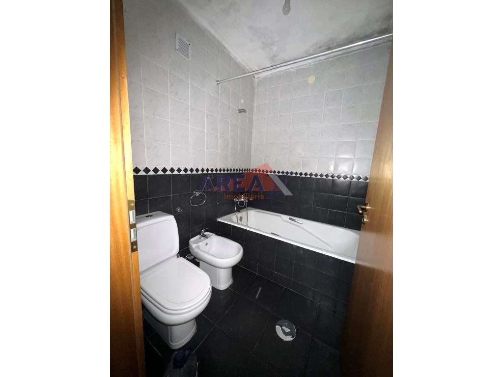 T3 Duplex com Piso Superior e Entrada Independente | Garagem | Oliv...-11