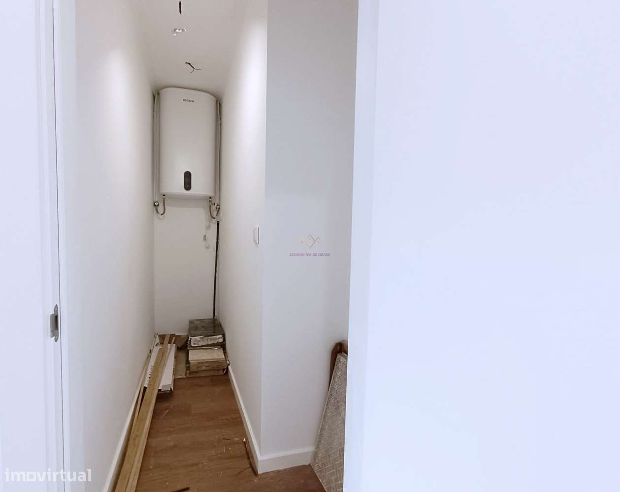 Apartamento remodelado centro Amadora-16