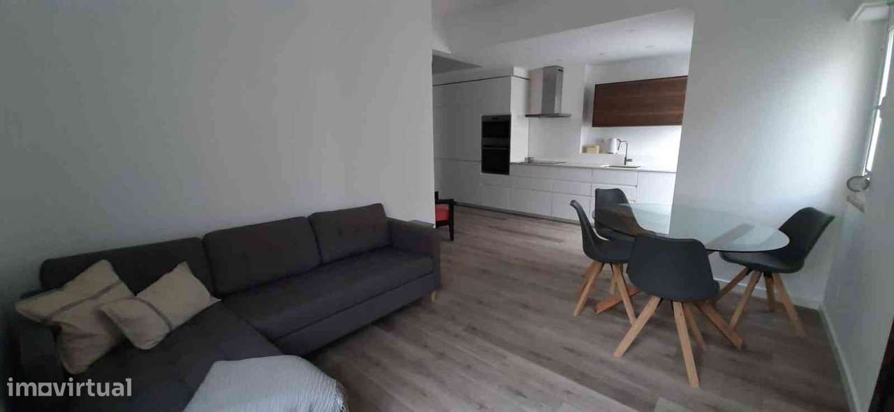 Apartamento T2 em Benfica - junto à Av. Uruguai - Grande imagem: 2/16