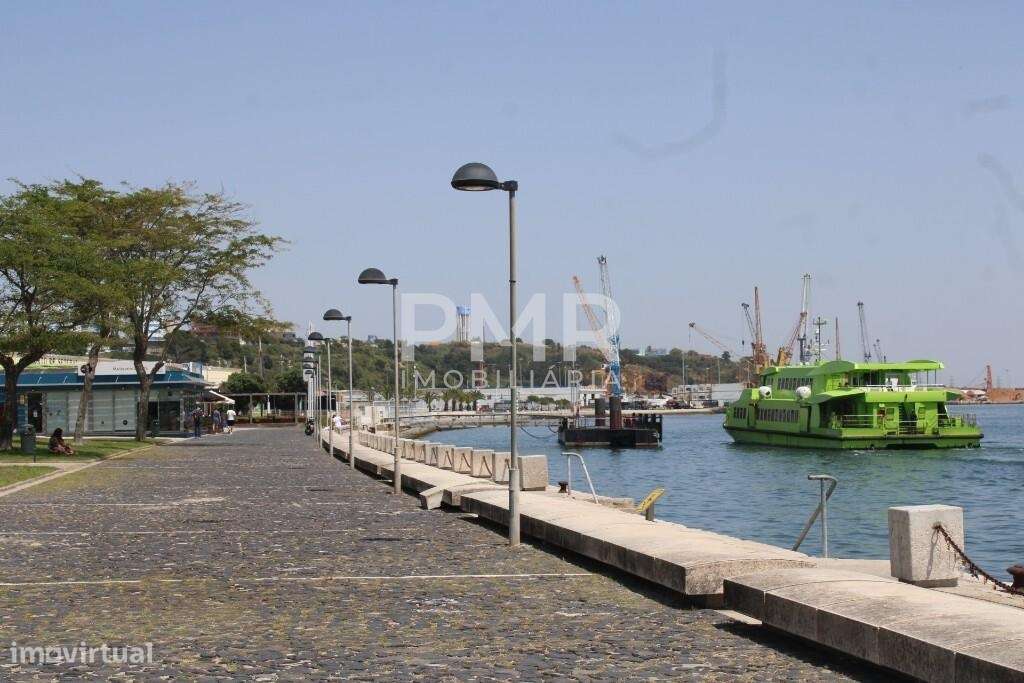 Investimento em Setúbal - Apartamento T1 com inquilino e terraço-15