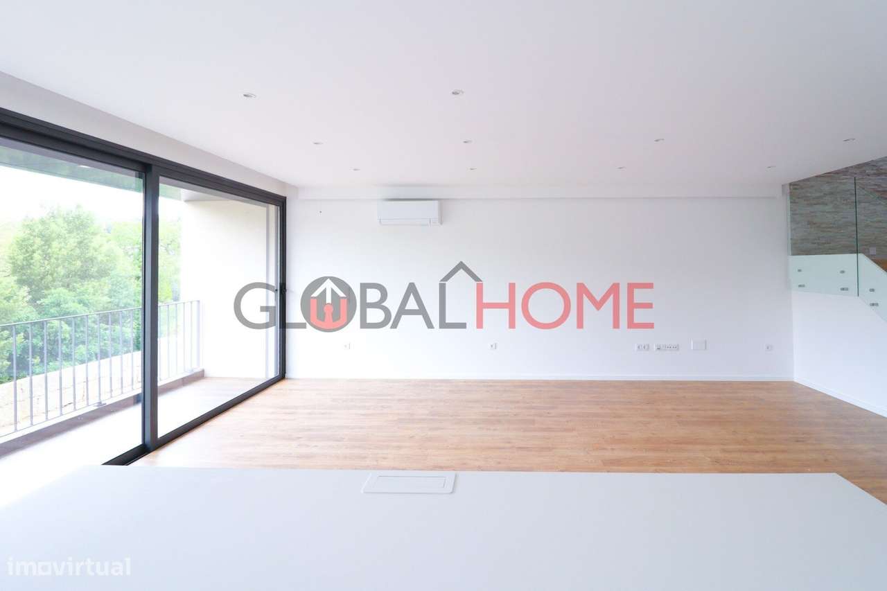 Moradia T3 Nova com Terraço e Piscina em São Pedro da Cova-18