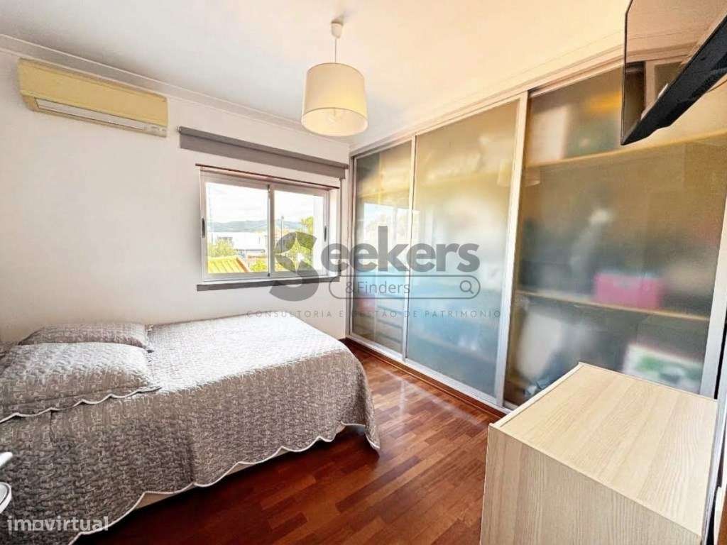 Exclusiva Moradia T3+2 com Jardim, Salão Social e Cozinha de Sonho ...-11