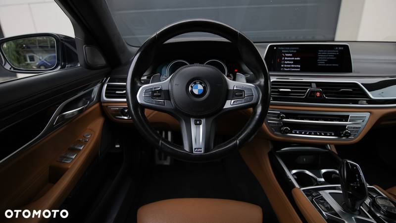 BMW Seria 7 750Li xDrive - 11