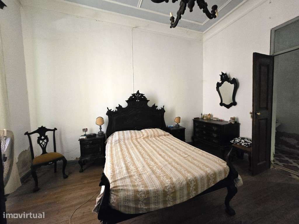 Excelente Moradia de Gaveto, Senhorial, no Centro Histórico da Vila... - Grande imagem: 2/16