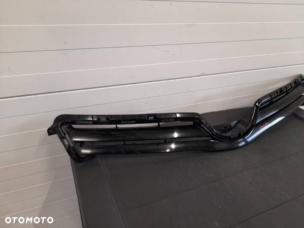 GRILL ATRAPA TOYOTA AURIS I LIFT 2010-2012 - 2