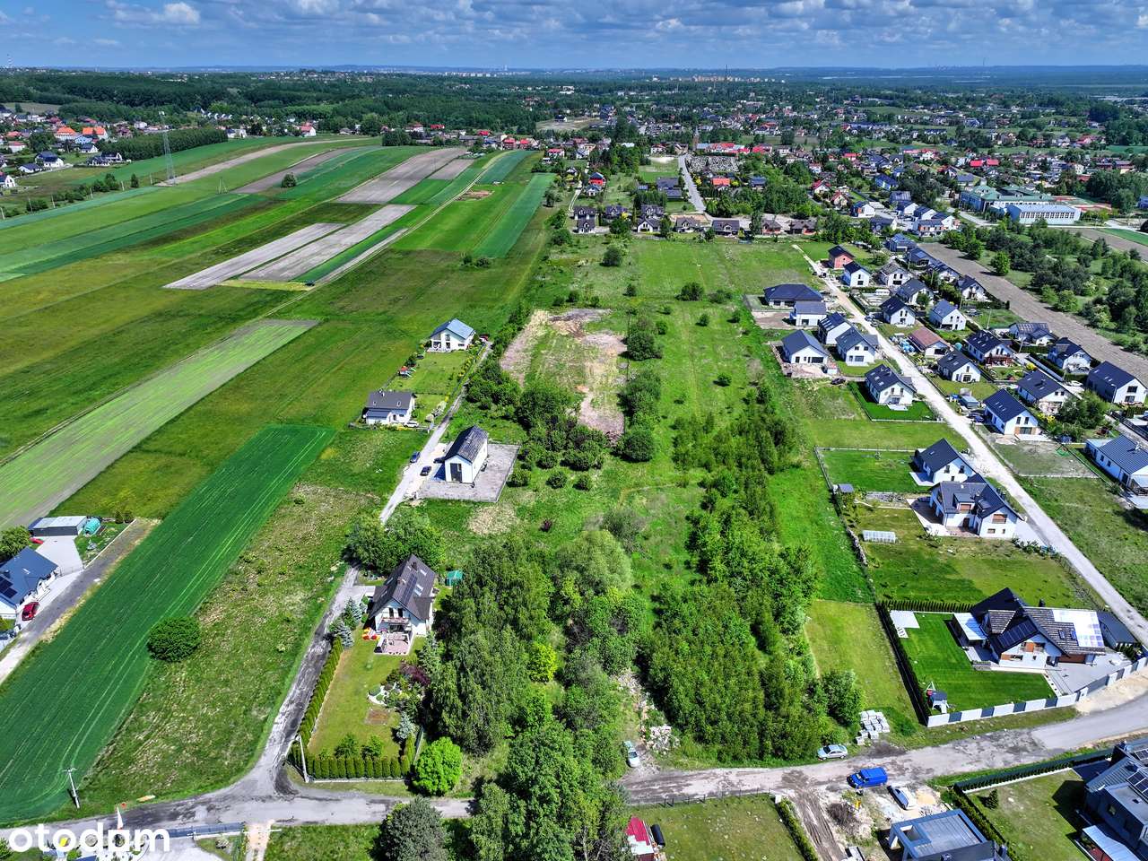 Działka budowlana w spokojnej okolicy. - Pełny obrazek: 3/4