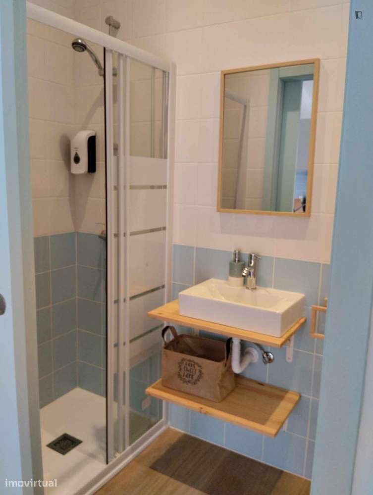 Estúdio - localizado em Matosinhos Porto - Grande imagem: 4/10