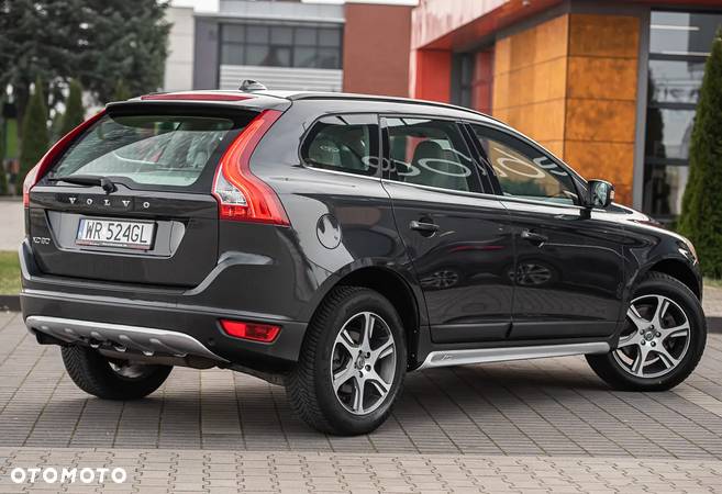 Volvo XC 60 D4 R-Design Summum - 4