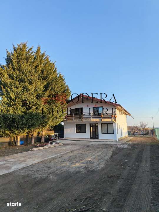 Vila individuala, 6 camere, de vanzare, zona Valea Ursului - Miroslava-0