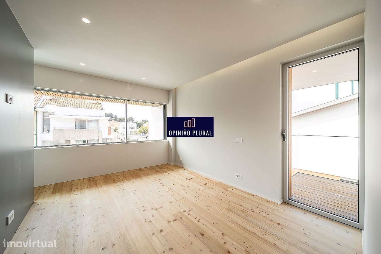 Moradia T4 Espaçosa com Escritório e Piscina Pronta a Habitar-20