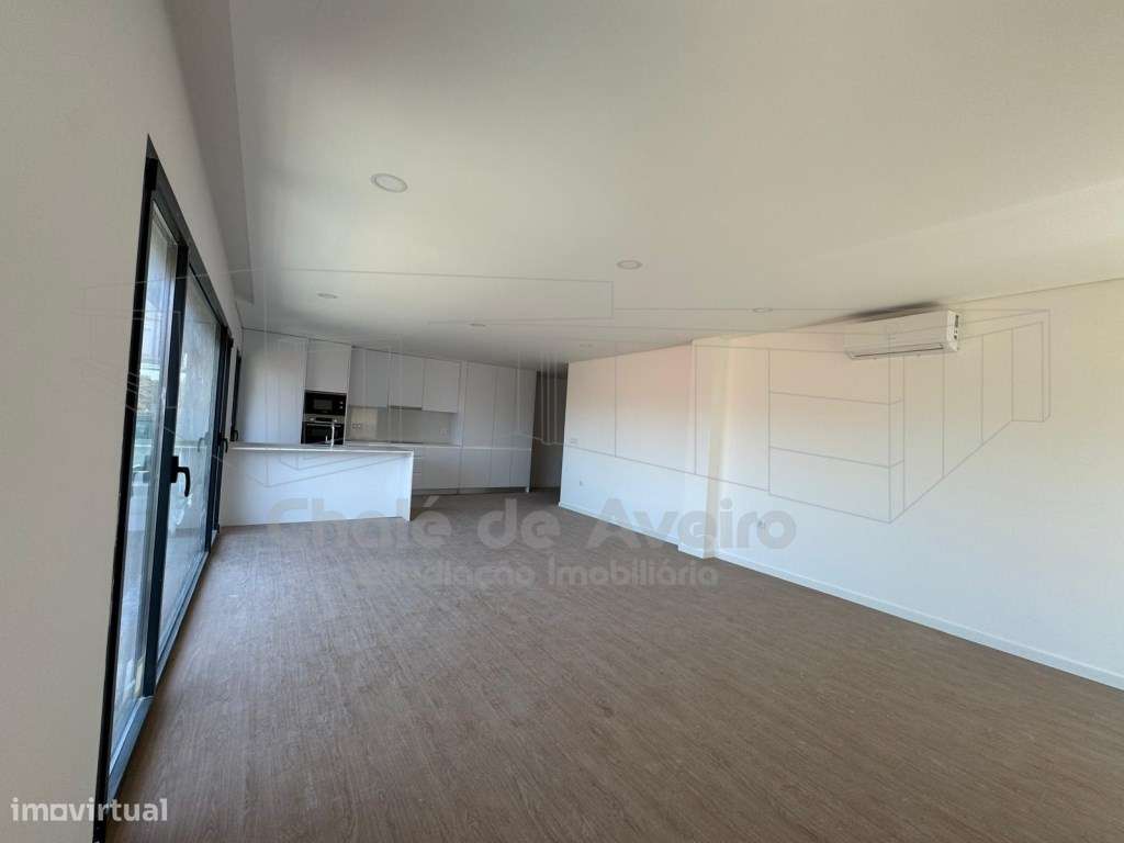 Apartamento T3 com 2 Lugares de Estacionamento em Esgueira | Aveiro-2