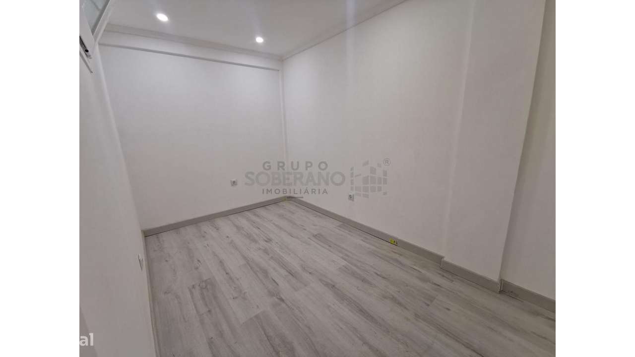 Apartamento T2 em Vale de Milhaços-5