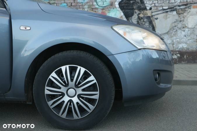 Kia Ceed Cee'd 1.6 Comfort + - 21