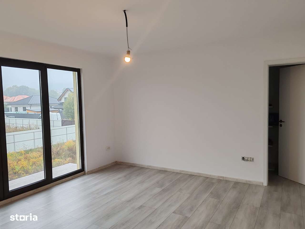 Oferim spre vânzare casă intrare Săcele - Imagine principală: 4/11