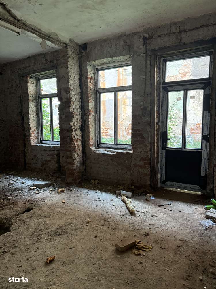 Spațiu comercial central - Imagine principală: 2/4