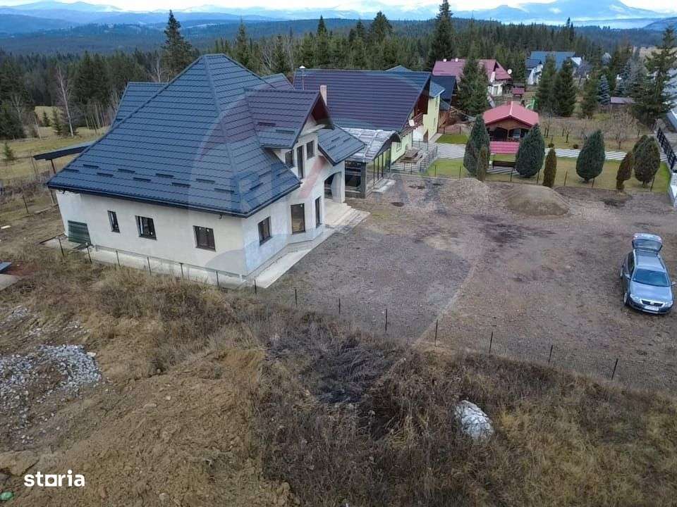 Casă / Vilă cu 8 camere de vânzare-3