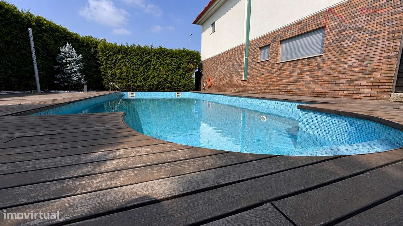 Moradia Isolada T3 com Piscina em Adaufe, Braga-55