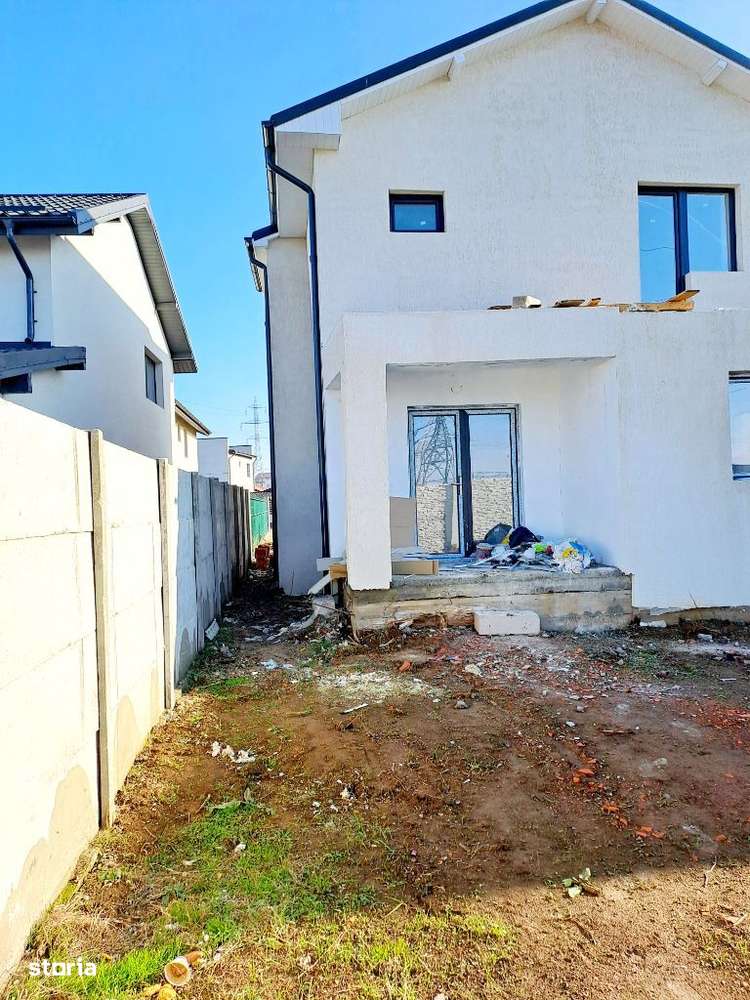 DamilaCăpșunerieP+E,4cam,living,c. electric,apă3băi,fosă septica-8