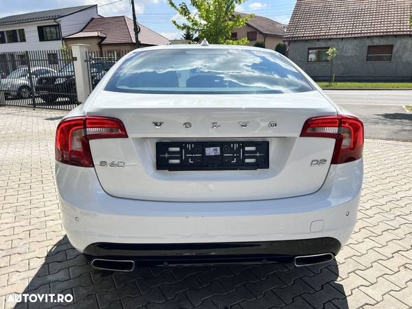 Volvo S60 D2 Momentum - 6