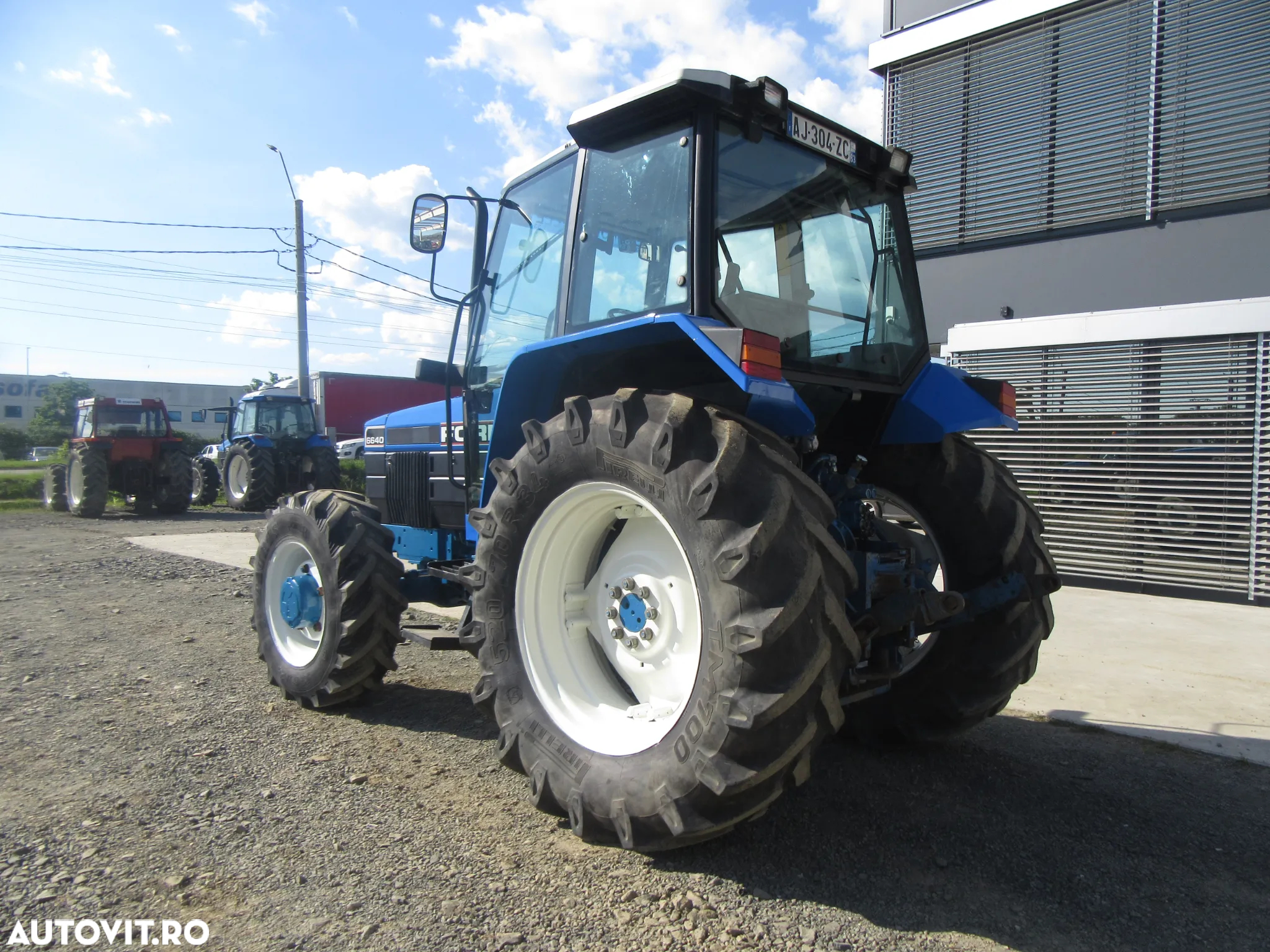 New Holland Ford 6640 - 9