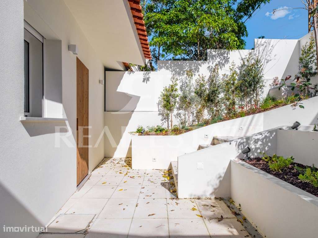 Moradia T4 com Jardim e Piscina no Monte Estoril - Cascais-45