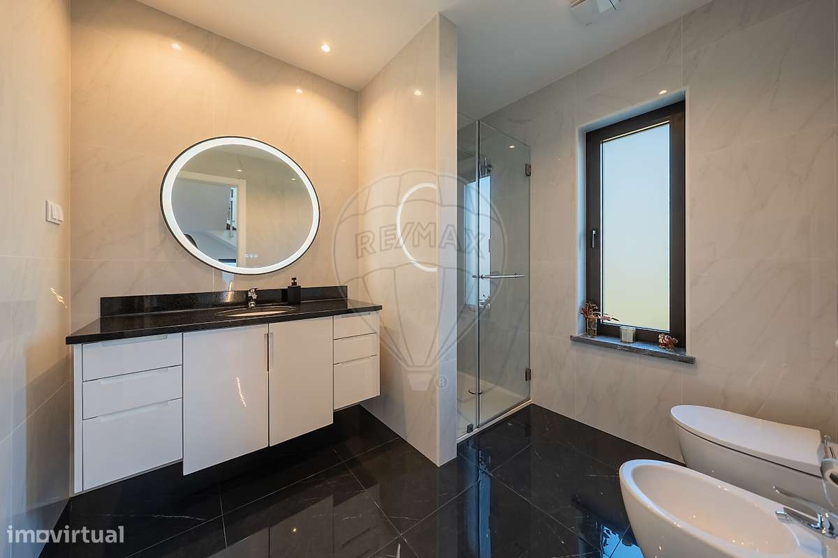 Moradia T4 para venda-8