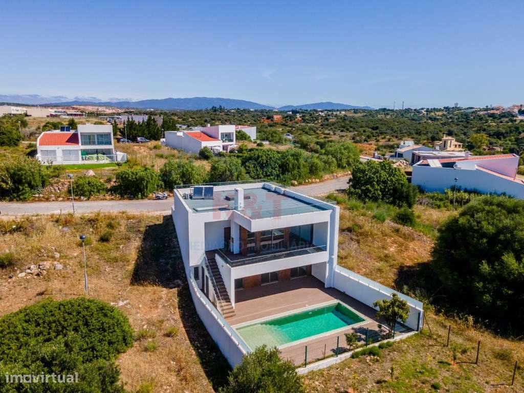 Moradia V3 com Piscina - Mexilhoeira Grande-42