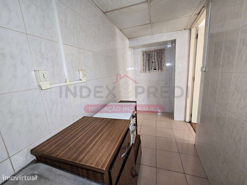 Prédio com varias frações Autónomas - Venda Judicial - Guarda-19