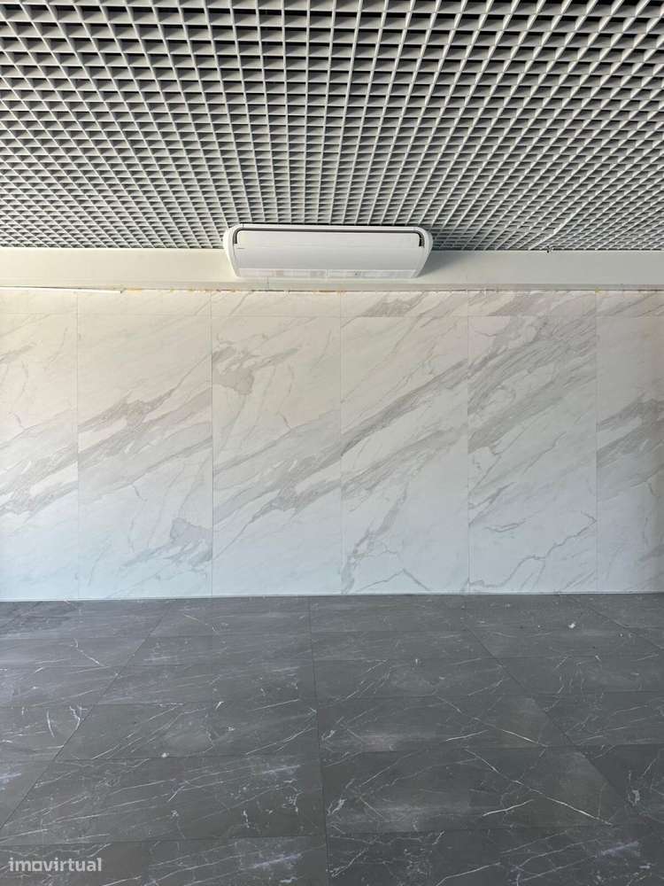 Armazém com Logradouro na EN1 | Vila Franca de Xira-7