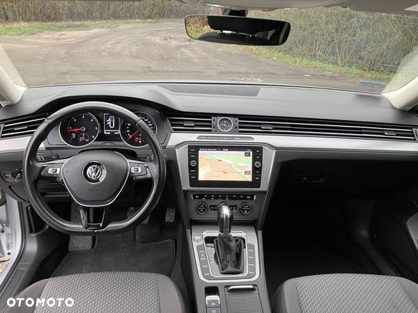 Volkswagen Passat Variant 2.0 TDI DSG (BlueMotion Technology) Trendline - 9