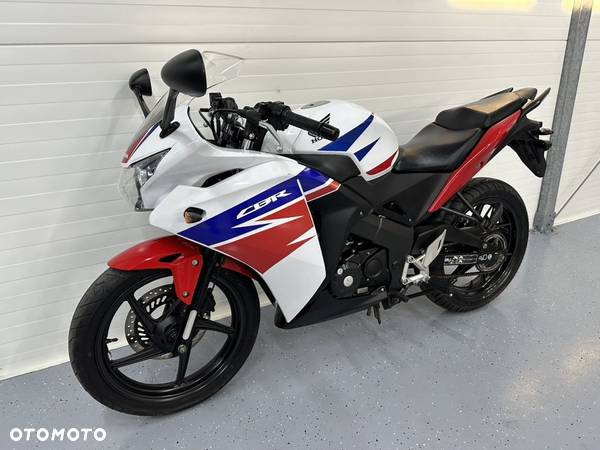 Honda CBR - 9