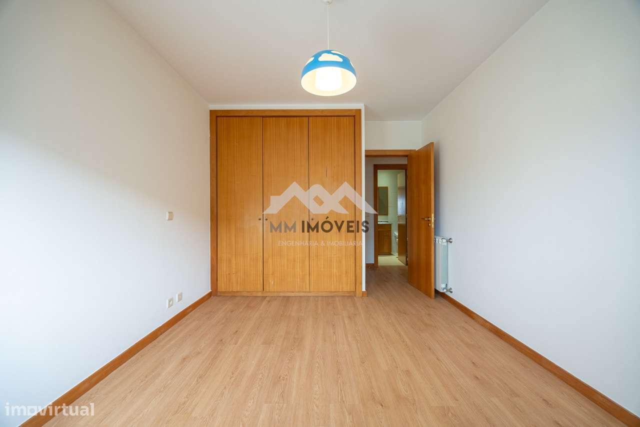 Apartamento T2 | Senhora da Hora | METRO | Garagem | Arrumo-26