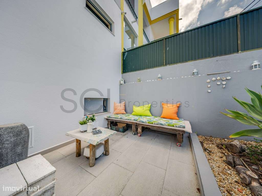 Moradia com piscina nas Quintinhas-44