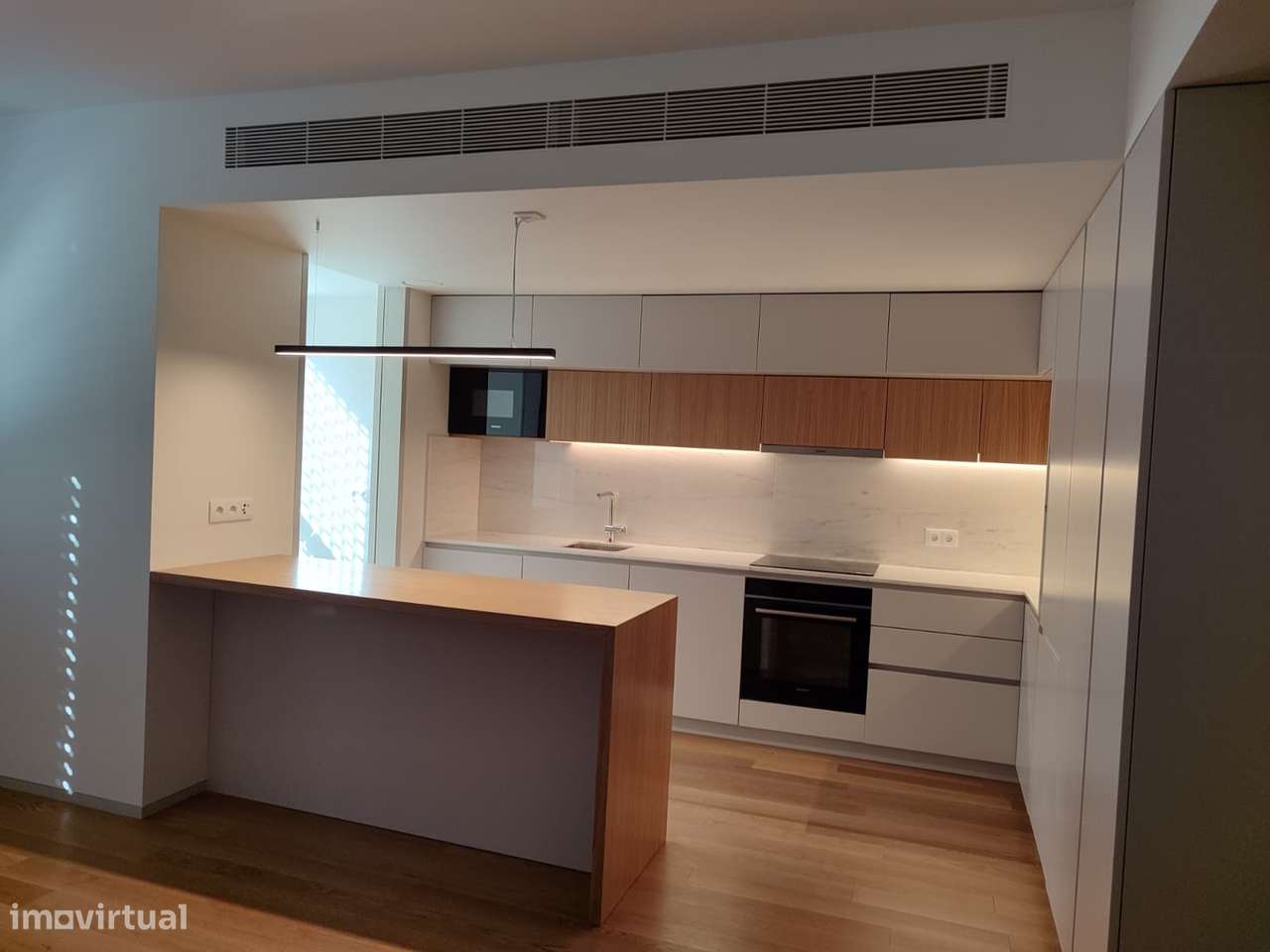 Excelente apartamento inserido num Edifício de Referência-0