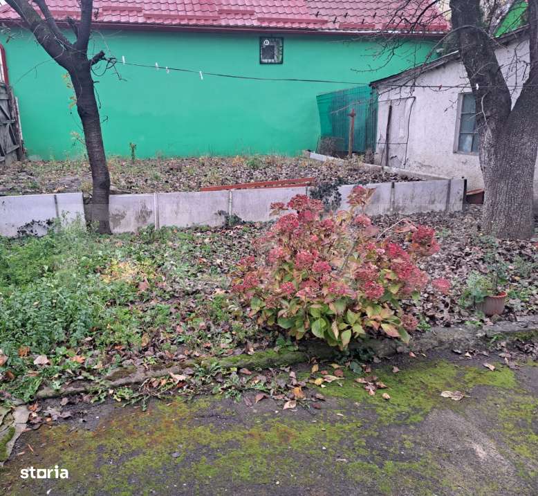 Casa cu Potential in Brasov – Ideala pentru Locuinta sau Afacere - Imagine principală: 5/10