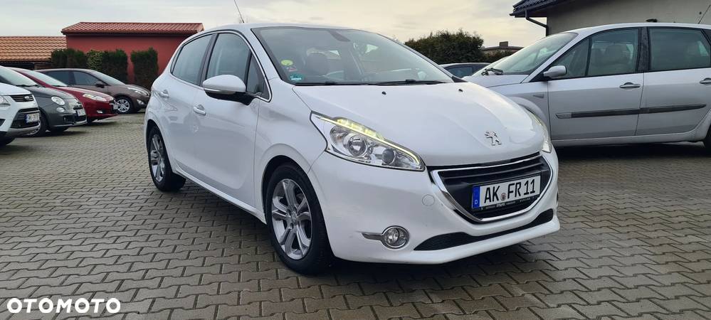 Peugeot 208 E-HDi FAP 92 Stop&Start Allure - 12