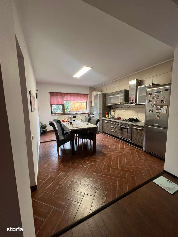 Casa parter+etaj,Stefanesti,1 km de Pitesti - Imagine principală: 4/7