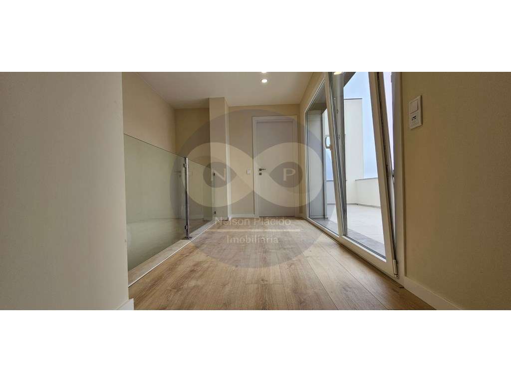 Moradia Independente T5, com piscina, em Ponte do Rol - Torres Vedr...-11