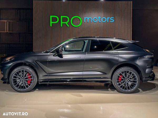 Aston Martin DBX - 6