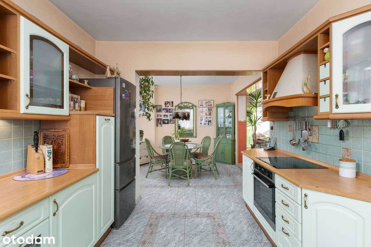 Dom dla rodziny z osobnym mieszkaniem!-5